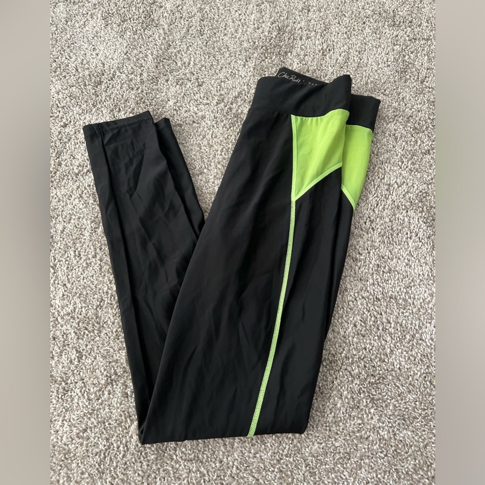 L/XL women's biking pants available.